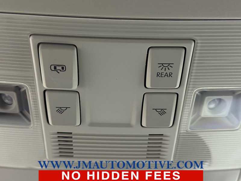 Used 2024 Volkswagen Tiguan SE image 42