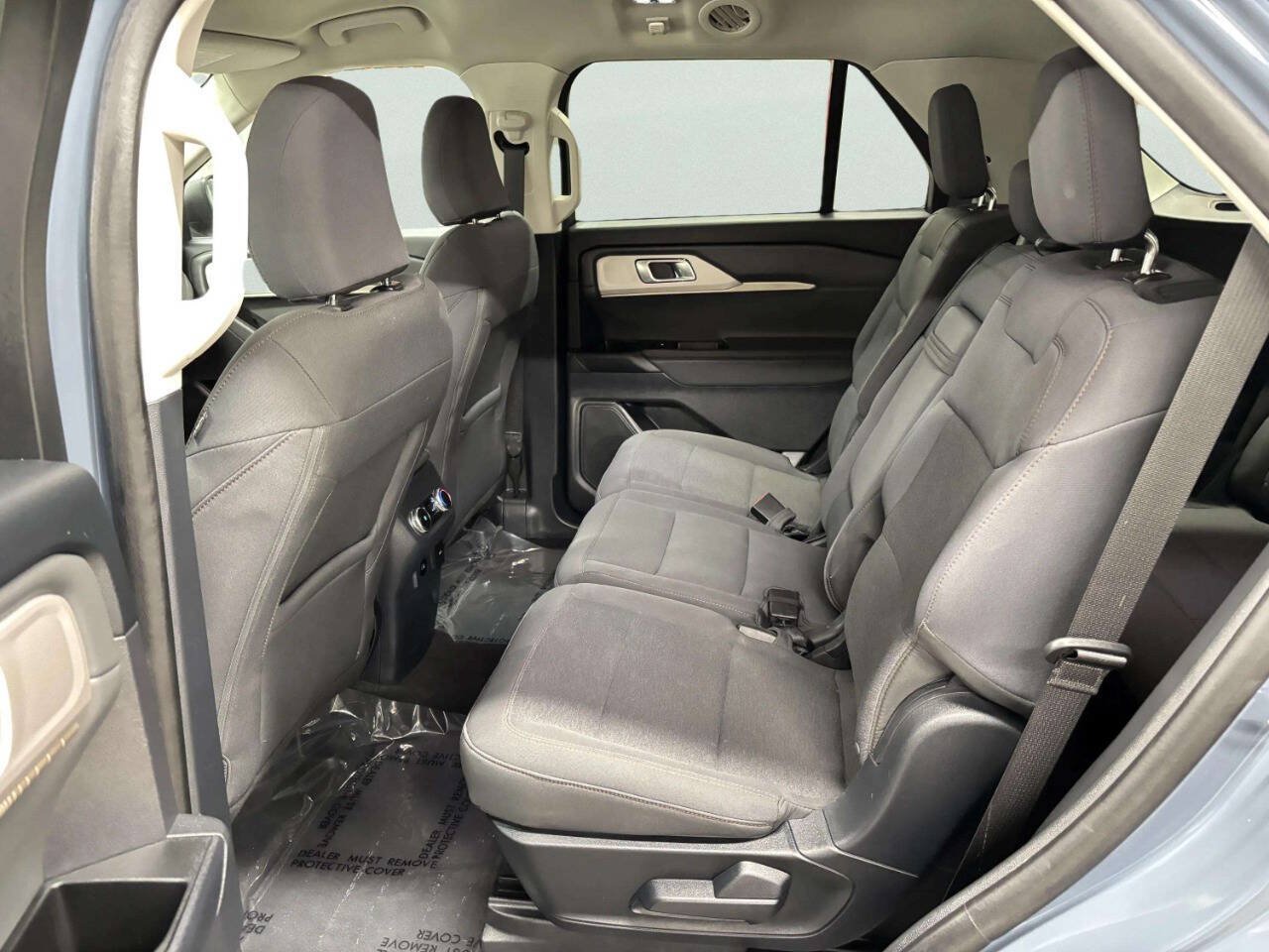 Used 2025 Ford Explorer Active AWD/4WD image 18