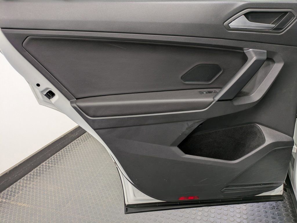 Used 2019 Volkswagen Tiguan SEL w/ 3rd Row Seat Package image 23