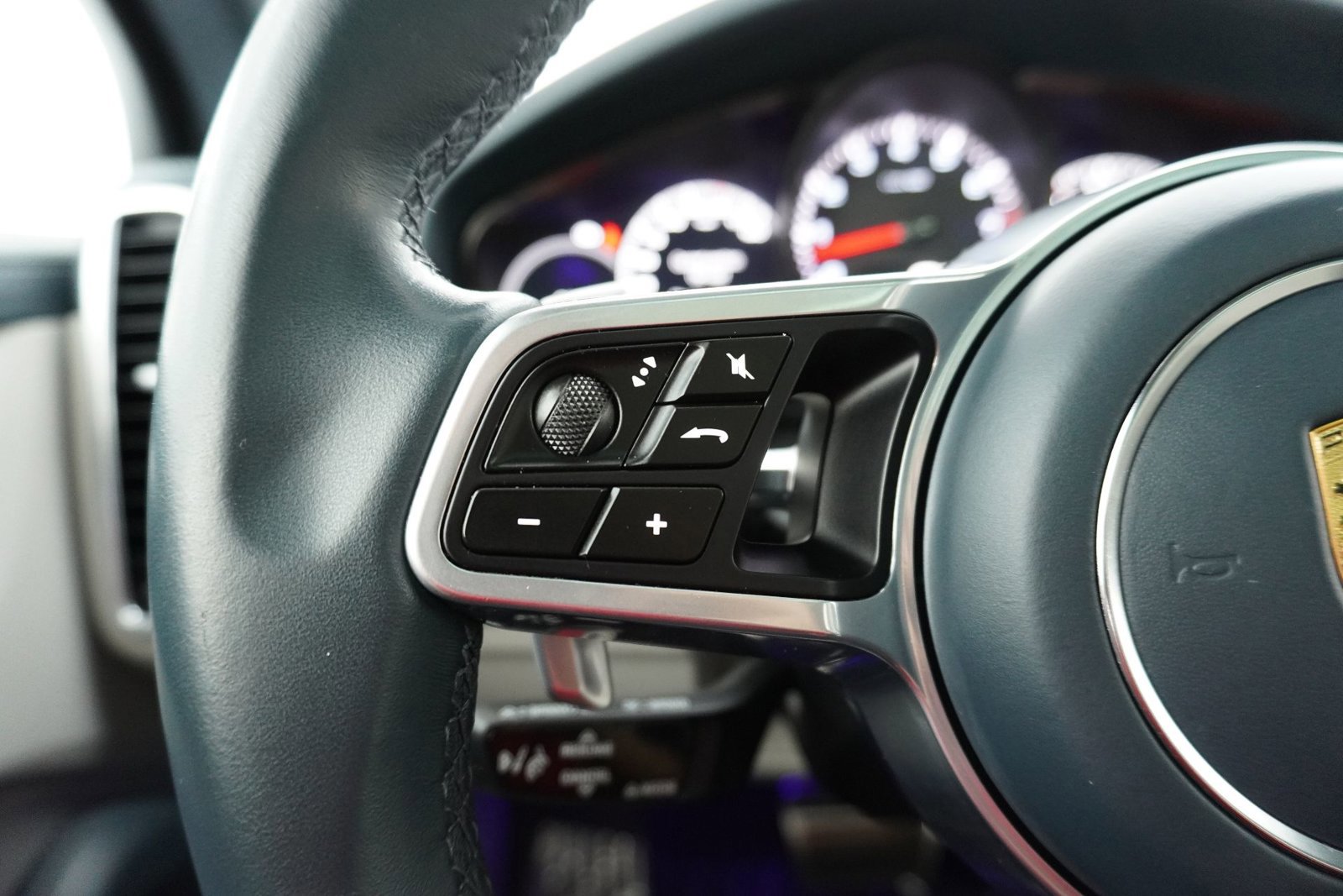 Certified 2023 Porsche Cayenne S image 24