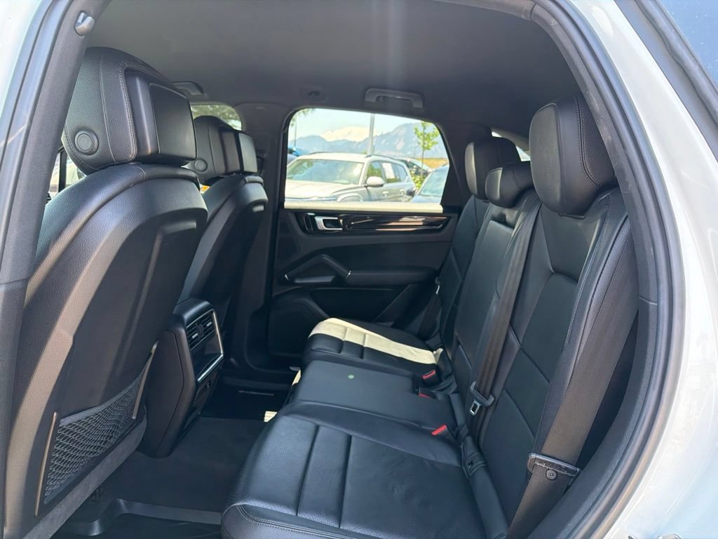 Used 2020 Porsche Cayenne AWD/4WD image 19