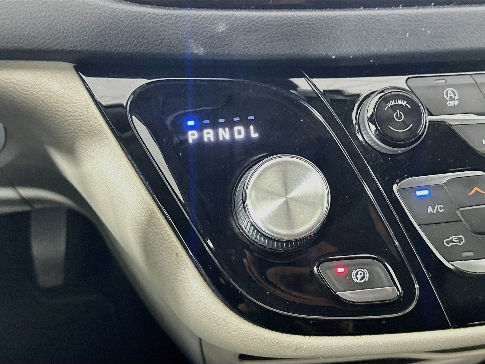 Used 2019 Chrysler Pacifica Touring-L FWD image 24