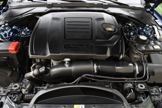 Used 2022 Jaguar XF R-Dynamic SE image 34