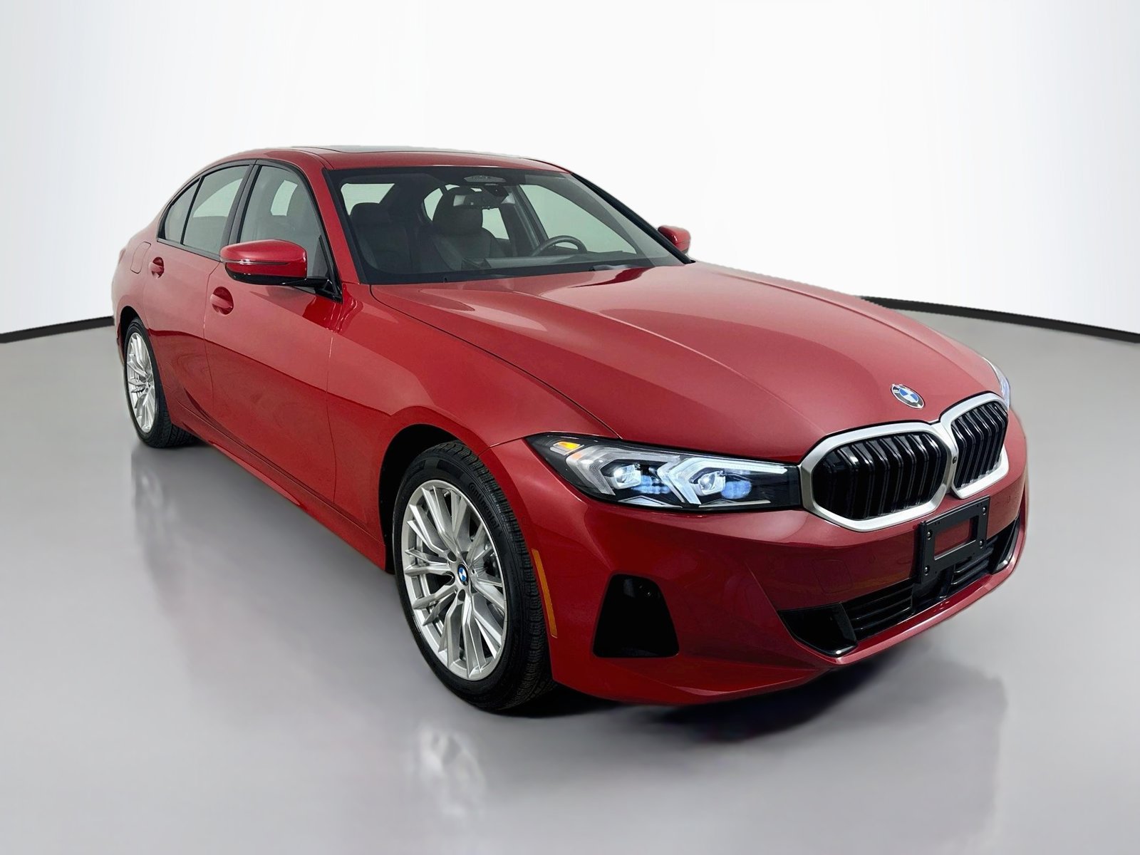Used 2023 BMW 330i xDrive Sedan AWD/4WD image 3
