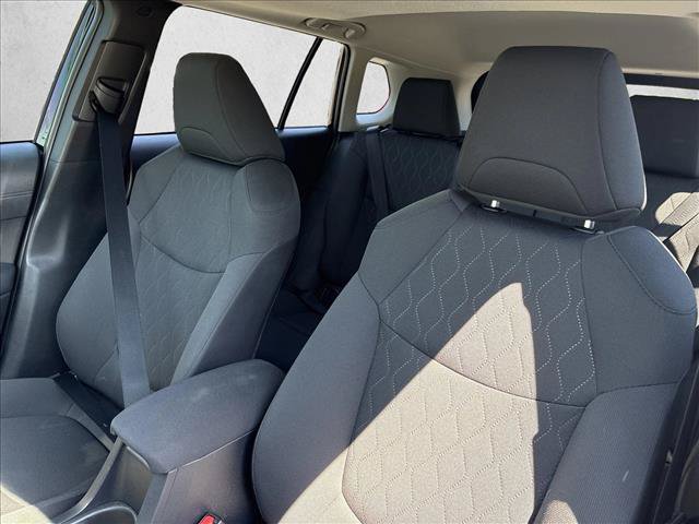 Used 2022 Toyota Corolla Cross LE w/ Moonroof Package FWD image 20