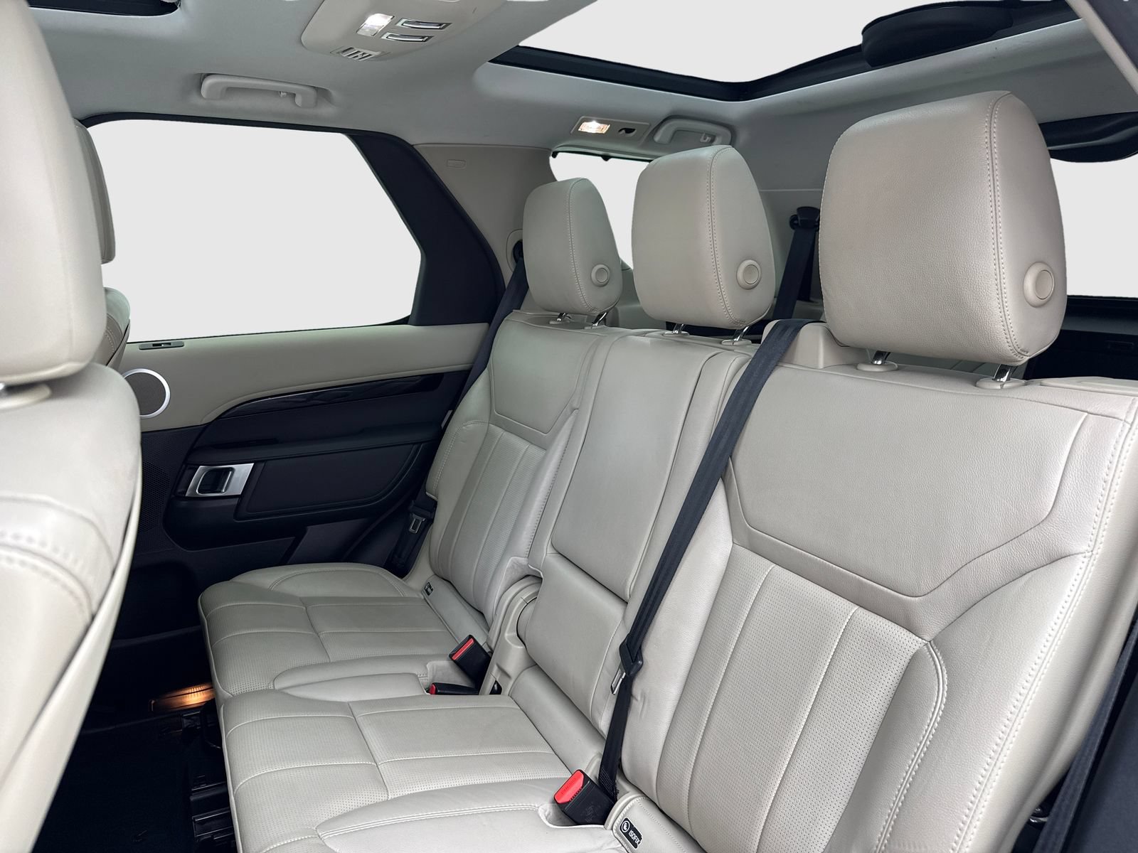 Used 2019 Land Rover Discovery SE AWD/4WD image 37