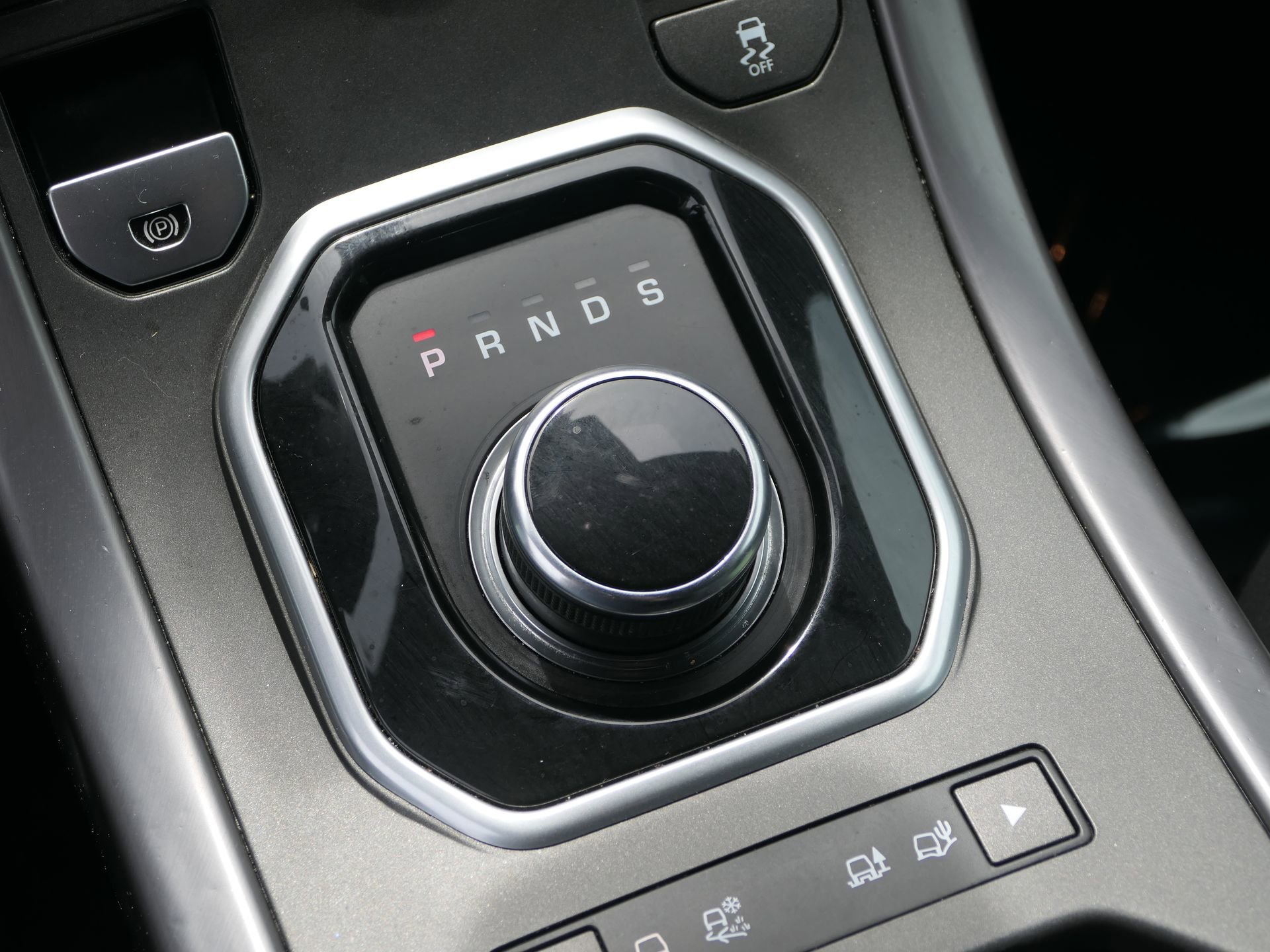 Used 2018 Land Rover Range Rover Evoque Landmark Edition image 21