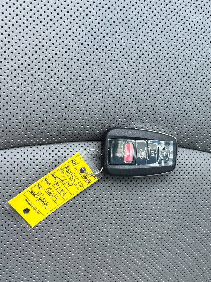 Used 2019 Toyota RAV4 Limited w/ Cold Weather Package FWD image 19