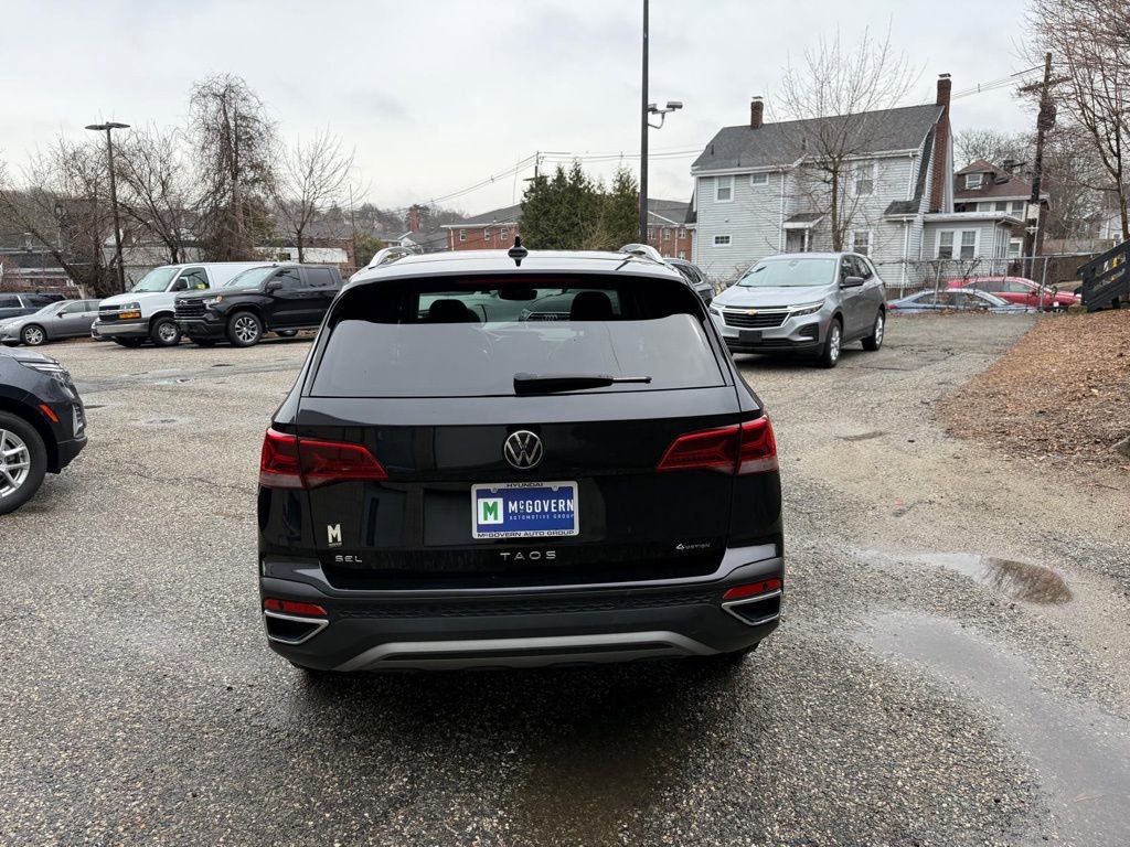 Used 2023 Volkswagen Taos SEL image 4