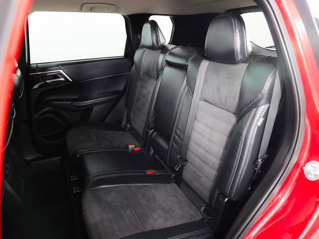 Used 2022 Mitsubishi Outlander SE image 21