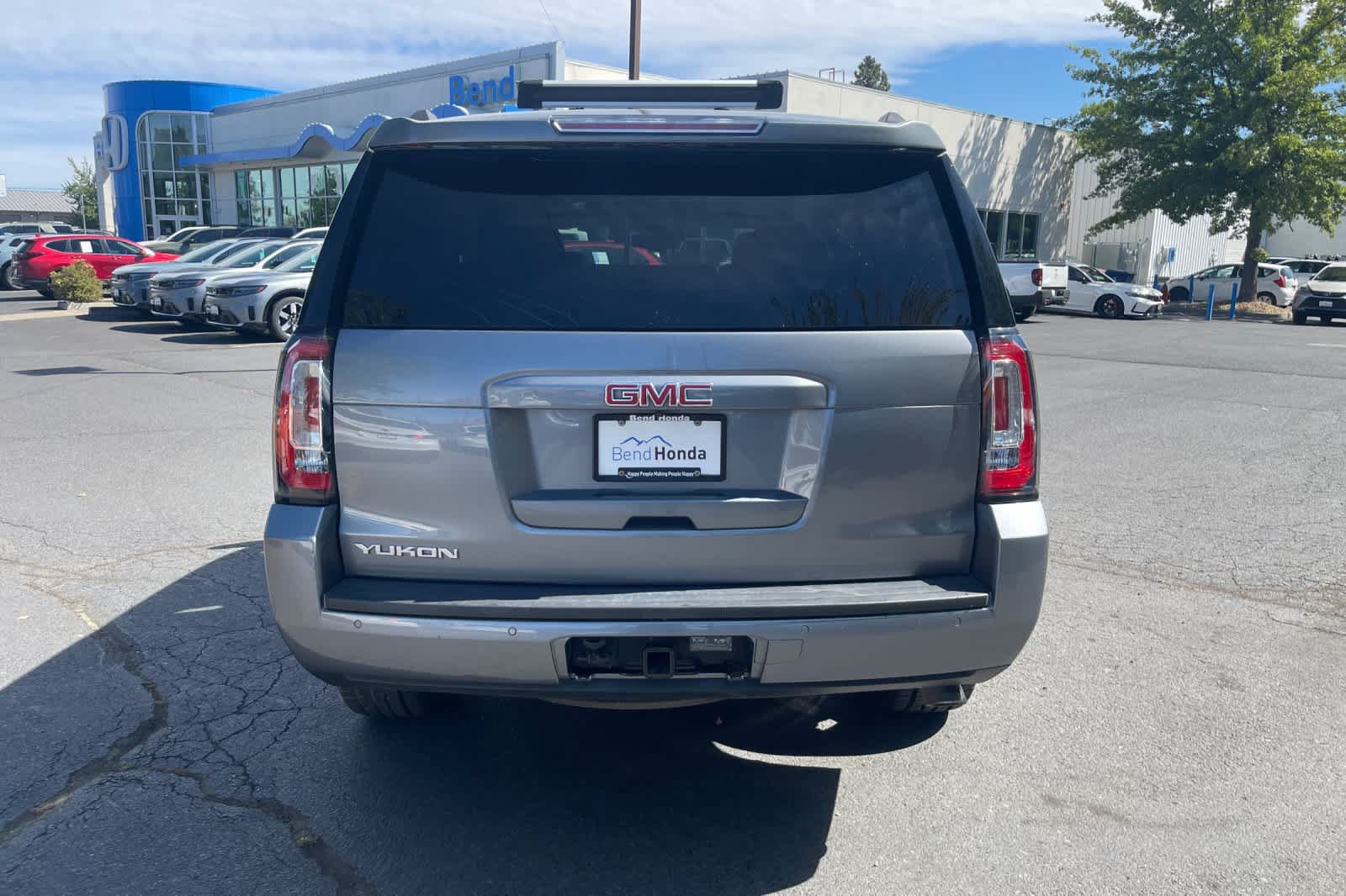 Used 2020 GMC Yukon SLT w/ Premium Edition AWD/4WD image 4