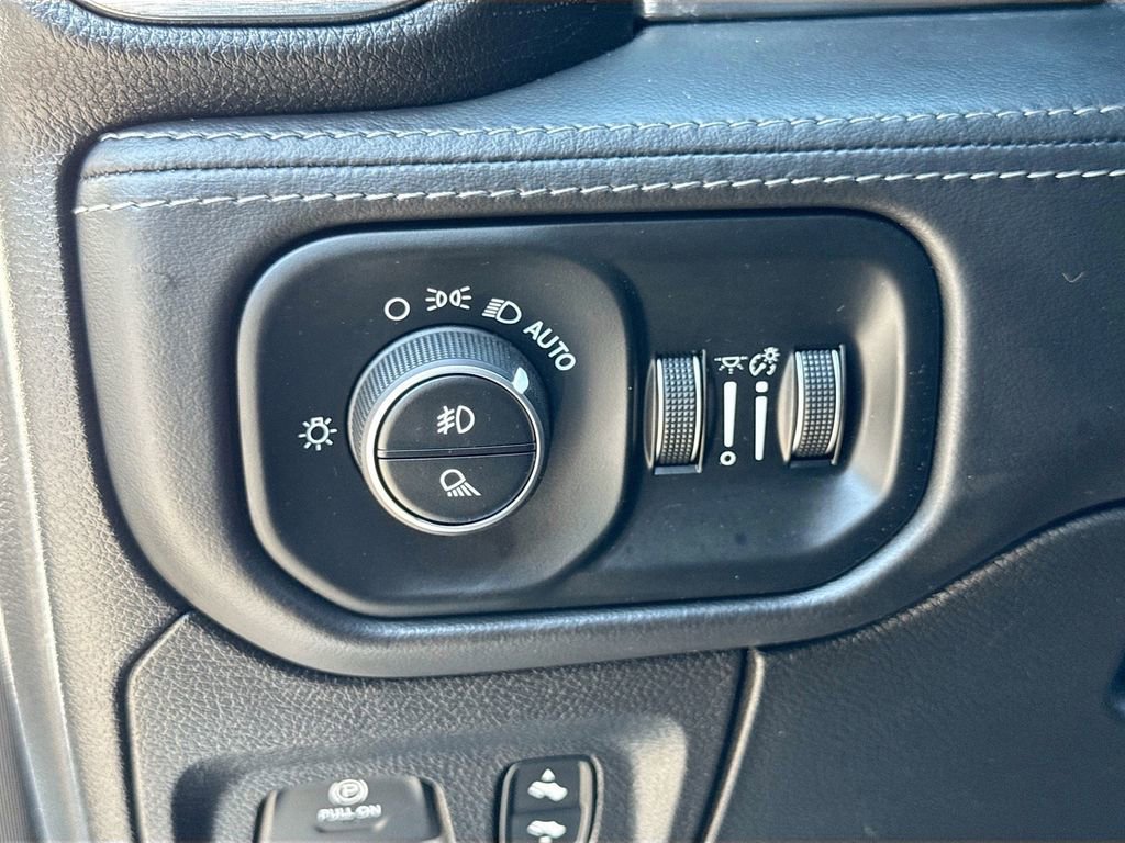 Used 2020 RAM 1500 Limited image 17