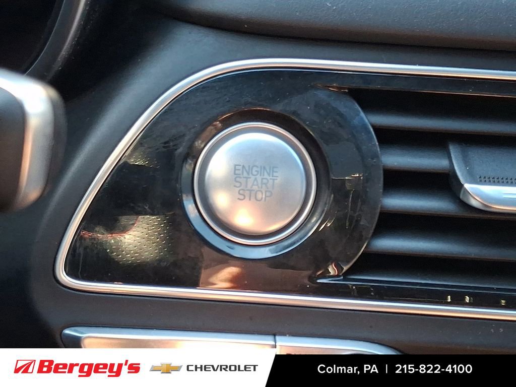 Used 2021 Genesis G70 3.3T image 27