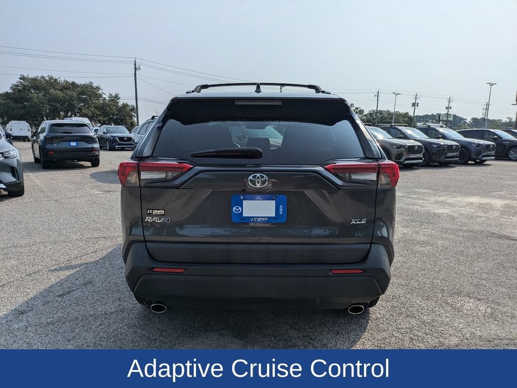 Used 2022 Toyota RAV4 XLE w/ Convenience Package FWD image 5