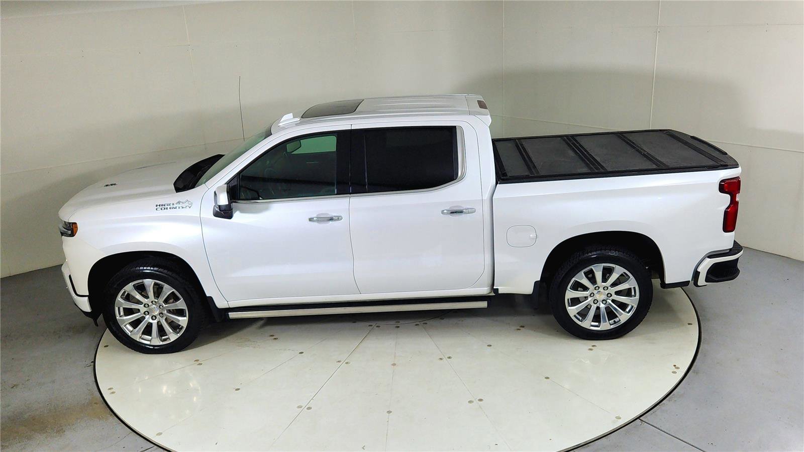 Used 2021 Chevrolet Silverado 1500 High Country image 19