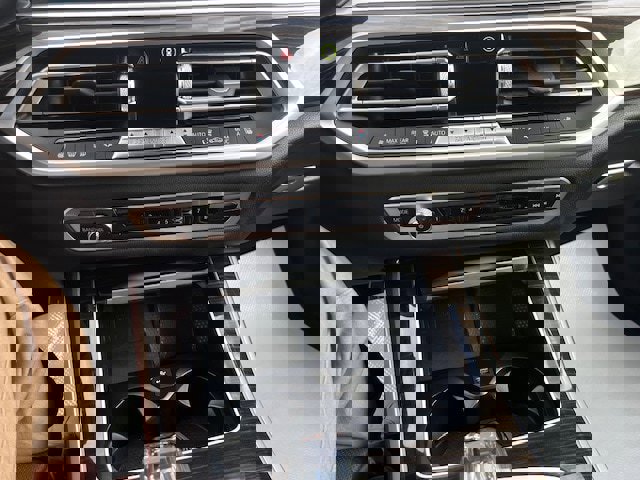 Used 2021 BMW X5 xDrive40i w/ M Sport Package image 19