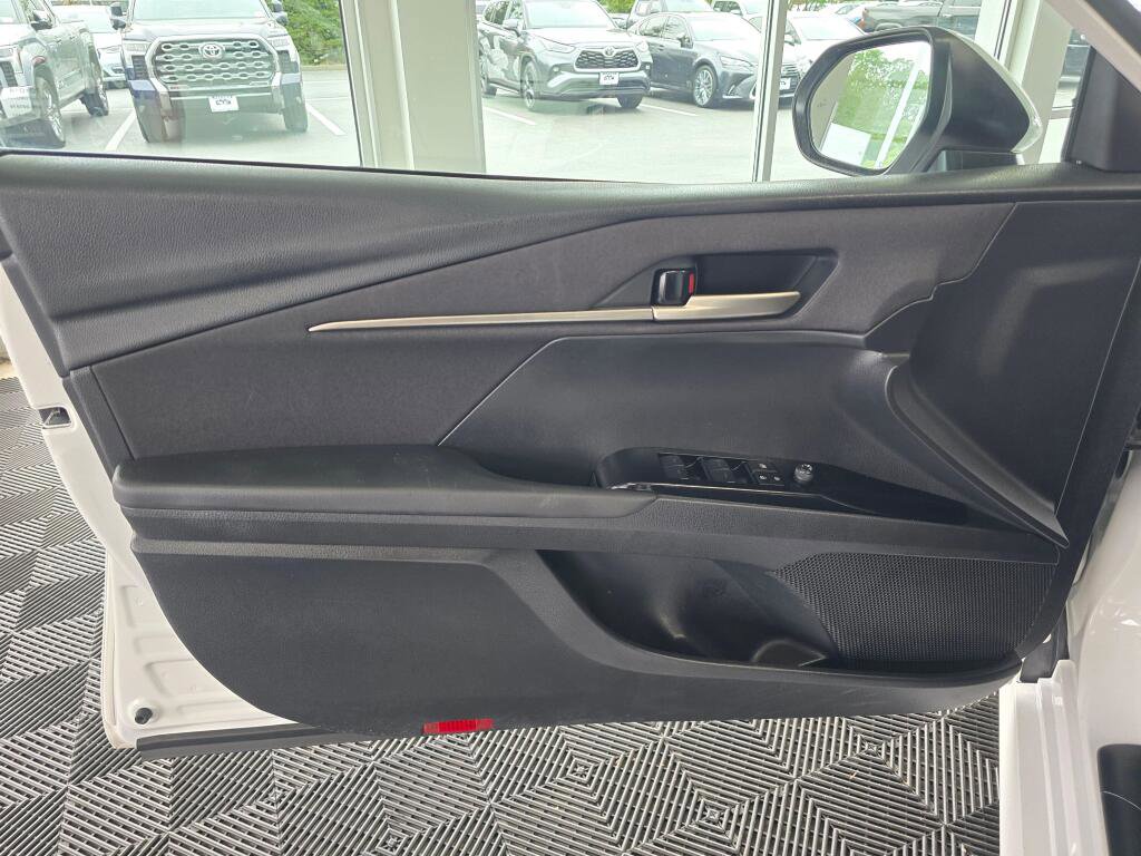 Used 2025 Toyota Camry LE FWD image 19