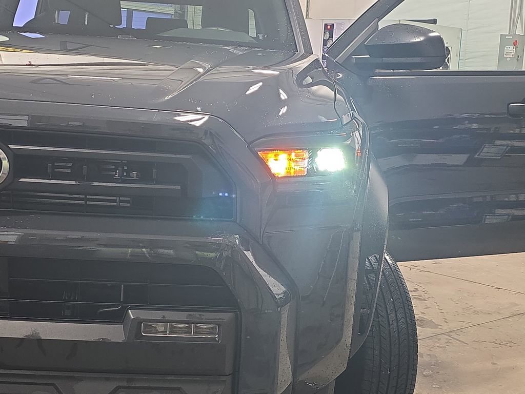 Used 2025 Toyota 4Runner SR5 image 29