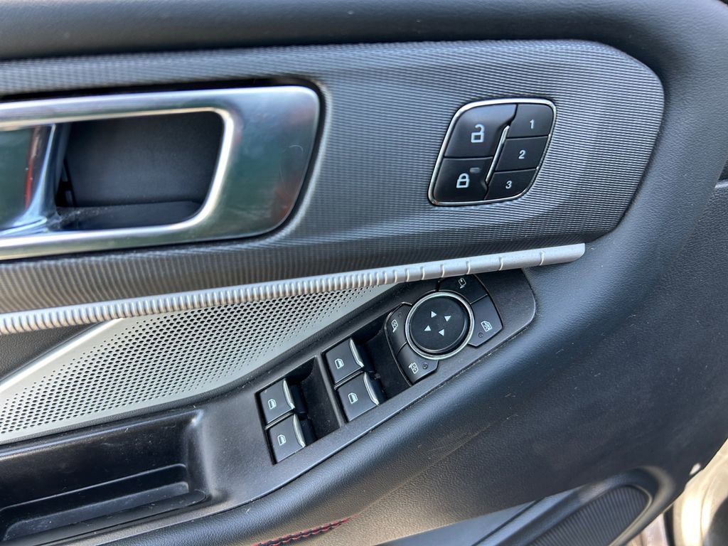 Used 2025 Ford Explorer ST AWD/4WD image 24