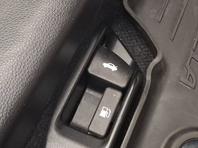 Certified 2025 Toyota Corolla SE FWD image 33