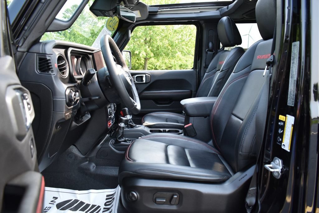 Used 2025 Jeep Wrangler Unlimited Rubicon AWD/4WD image 16