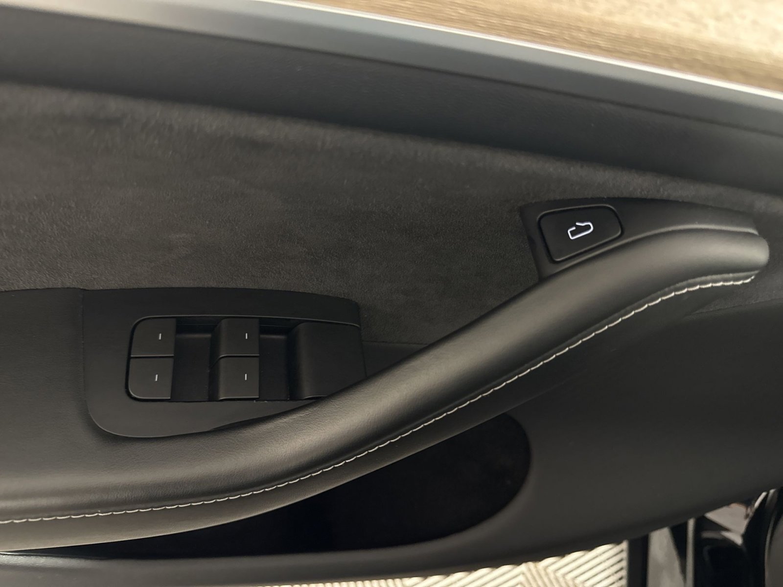 Used 2024 Tesla Model Y Long Range image 30