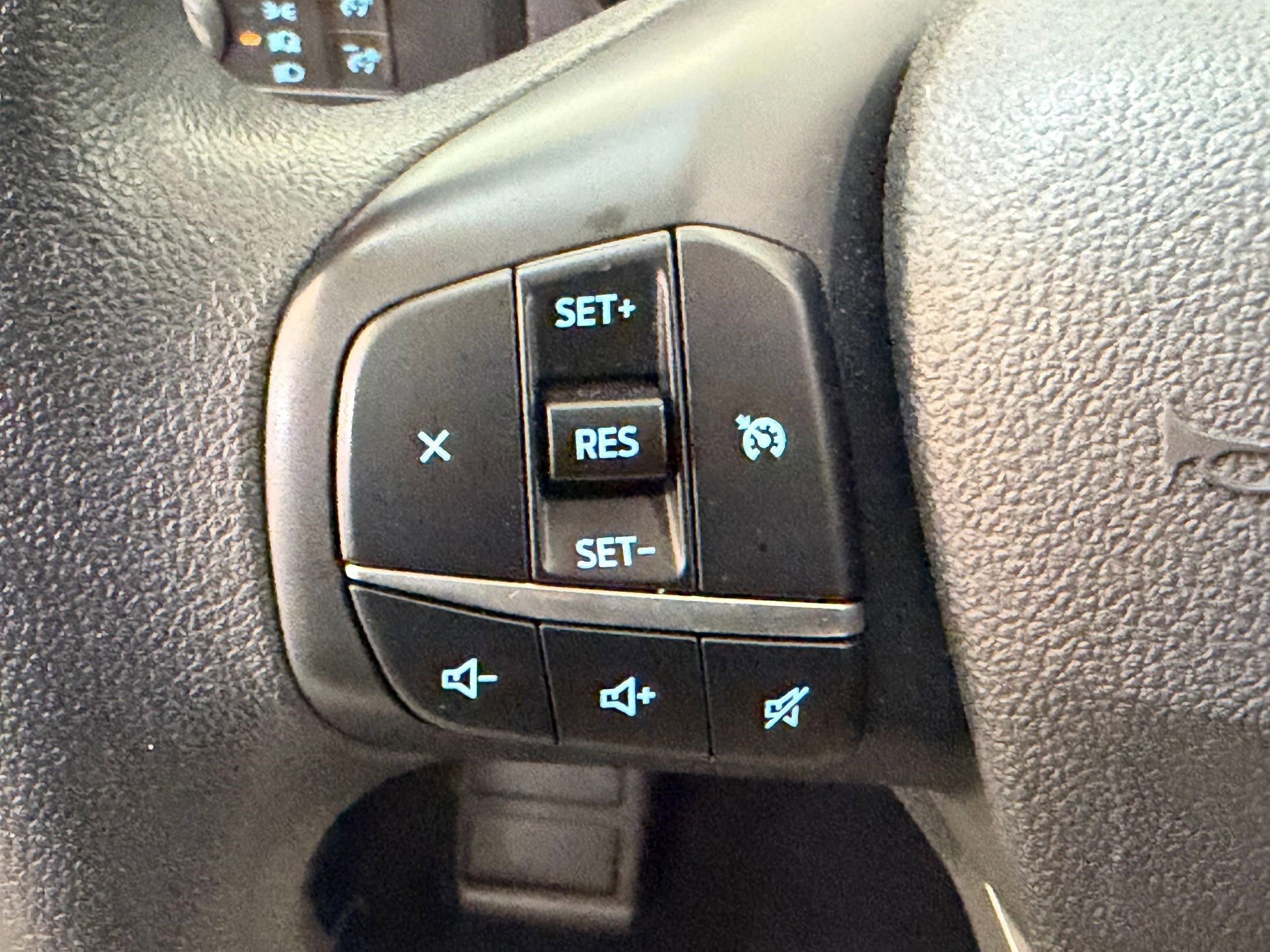 Used 2022 Ford Escape SE image 12