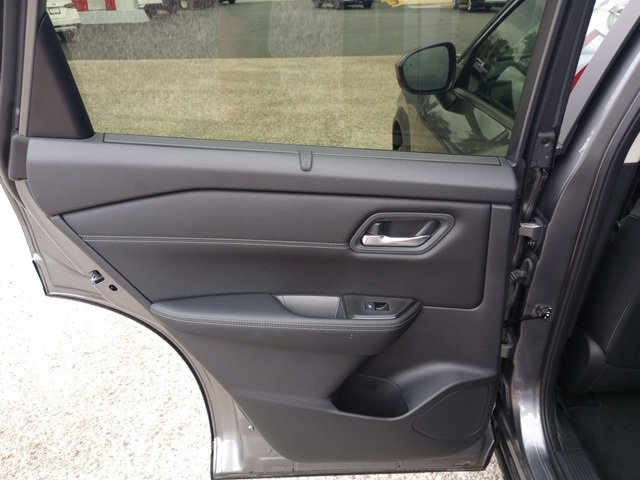 Certified 2025 Nissan Rogue SV w/ SV Premium Package image 11