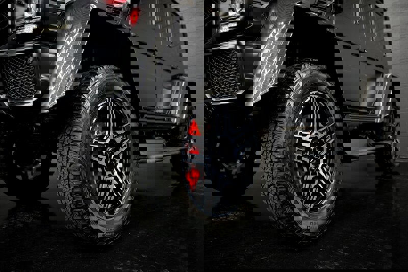 Used 2018 Mercedes-Benz G 550 Squared image 6