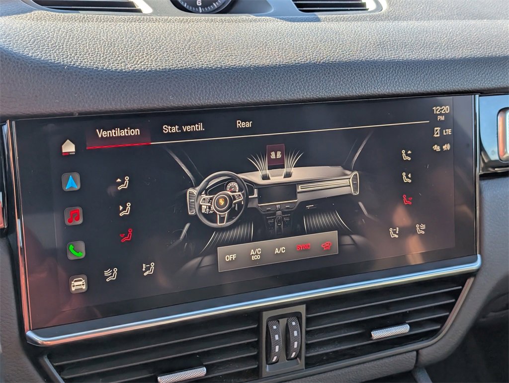 Used 2022 Porsche Cayenne Platinum Edition image 28