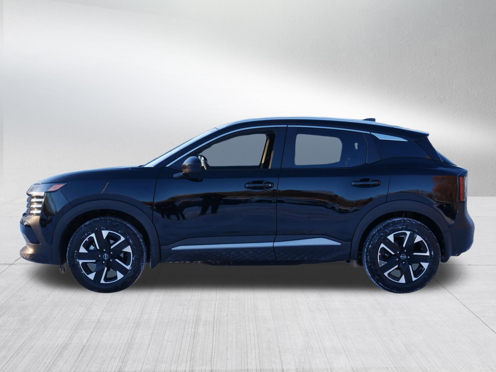 Certified 2025 Nissan Kicks SV w/ SV Premium Package image 4