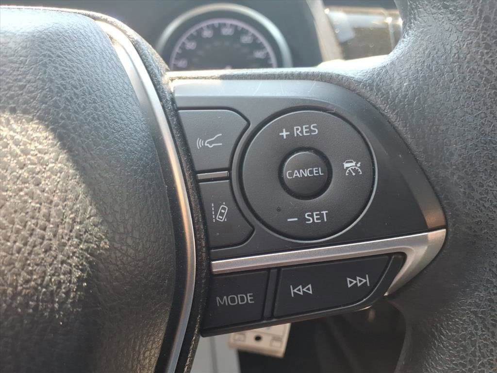 Used 2022 Toyota Camry LE FWD image 28
