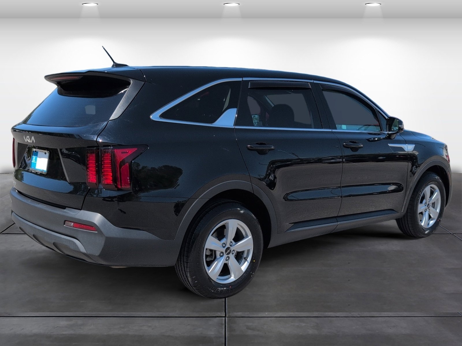 Used 2023 Kia Sorento LX image 5