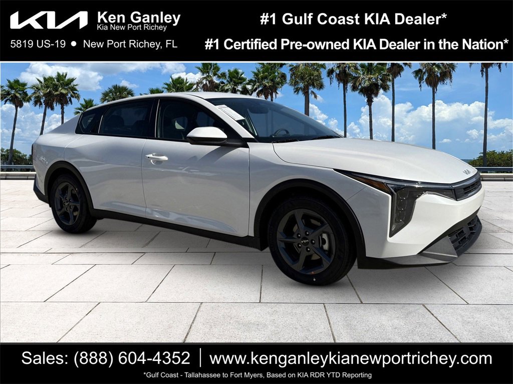 New 2025 Kia K4 LXS image 1