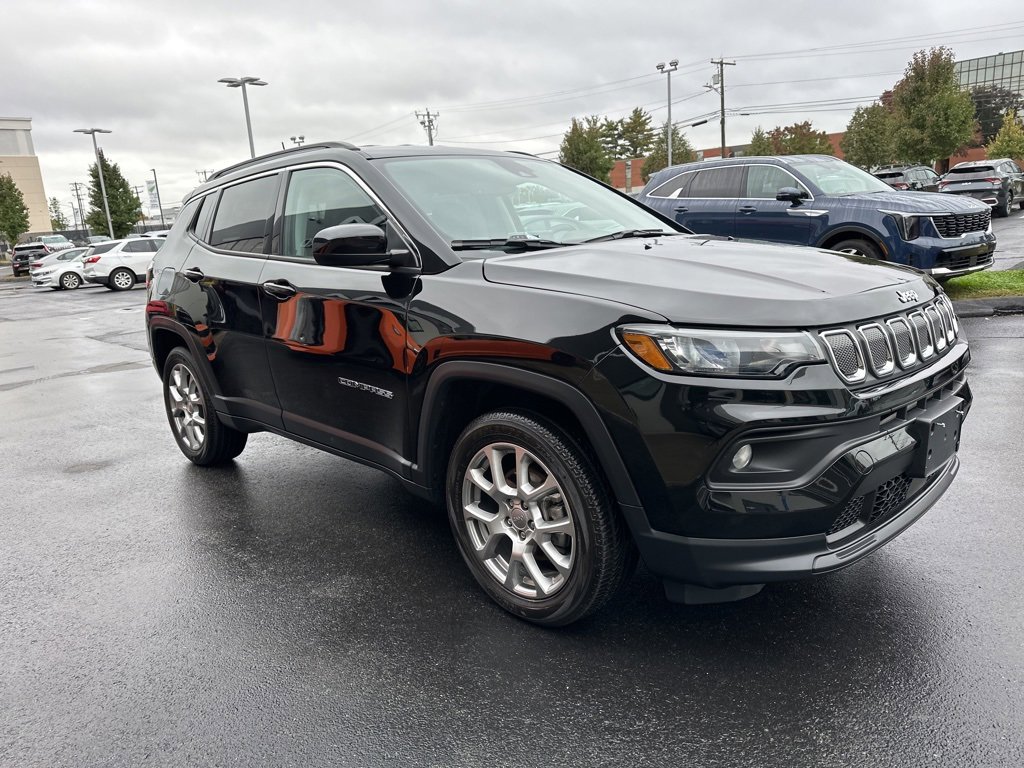 Used 2022 Jeep Compass Latitude image 4