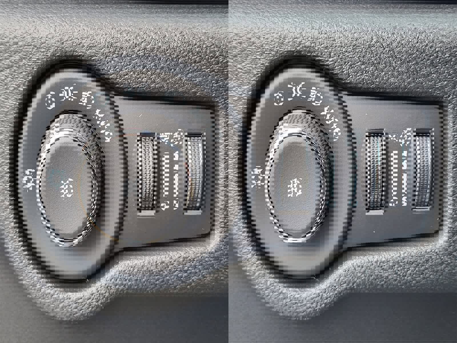 New 2026 Chrysler Pacifica Select image 14