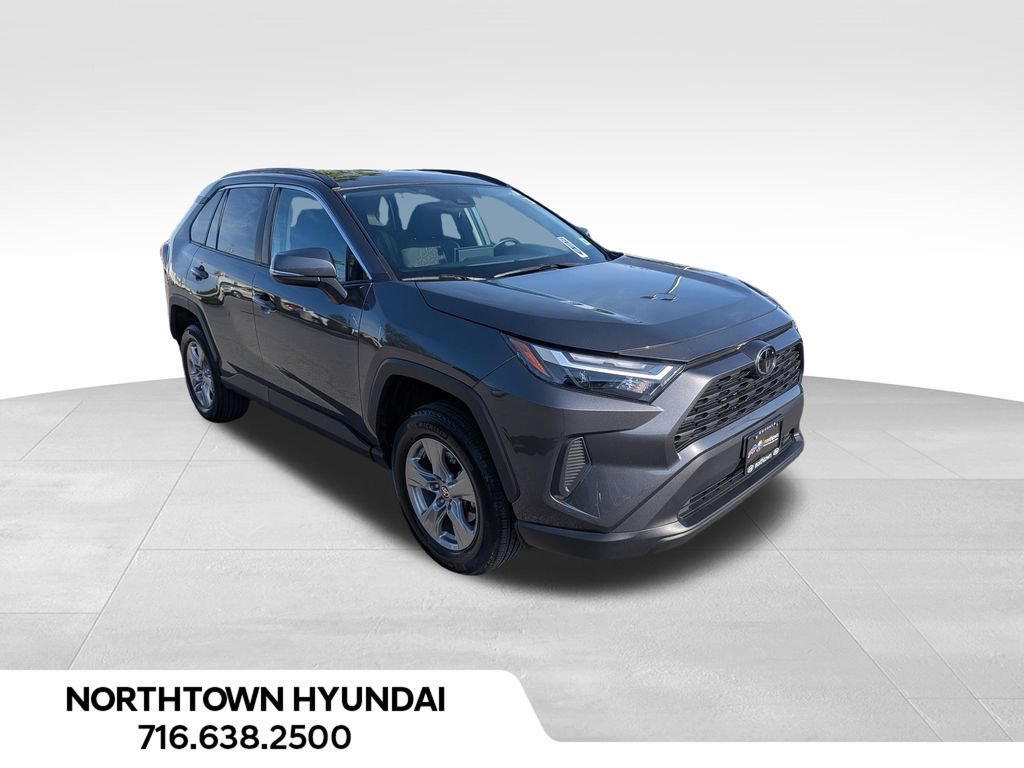 Used 2025 Toyota RAV4 XLE AWD/4WD image 10