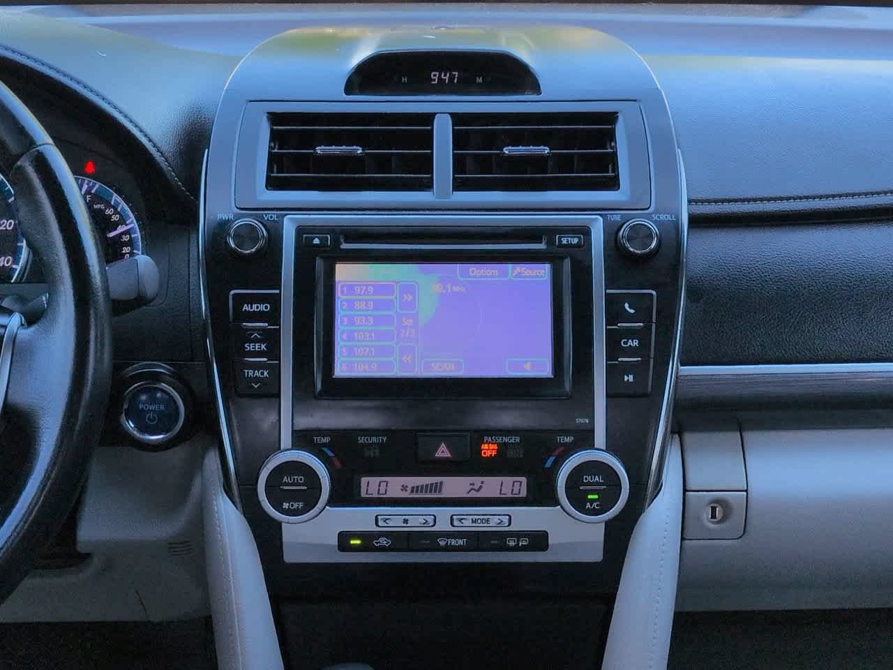 Used 2013 Toyota Camry XLE FWD image 17