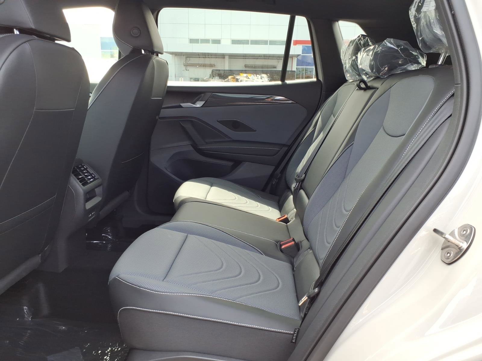 New 2026 Volkswagen Tiguan SE R-Line image 12