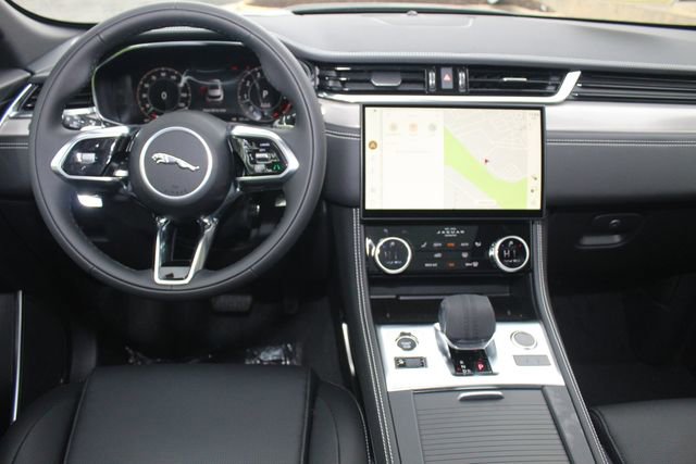 New 2026 Jaguar F-PACE R-Dynamic S image 4