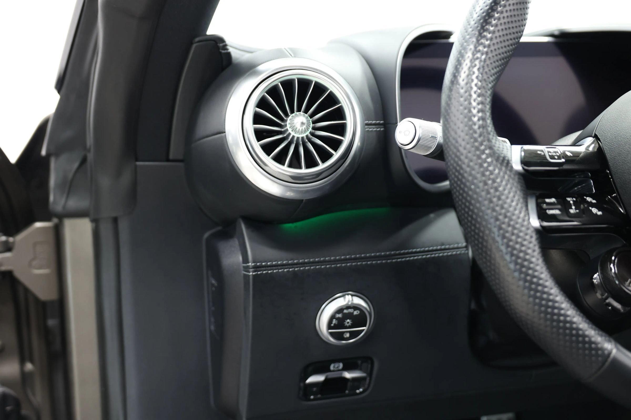 Used 2022 Mercedes-Benz SL 63 AMG 4MATIC image 21