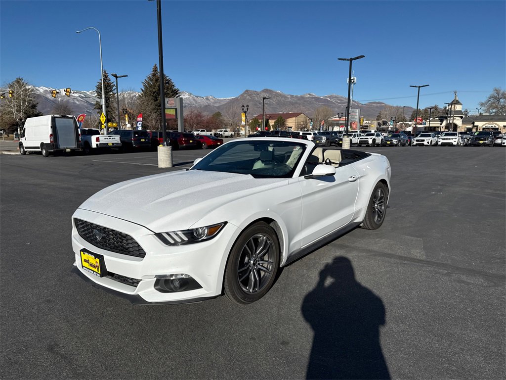 Used 2017 Ford Mustang Premium image 4
