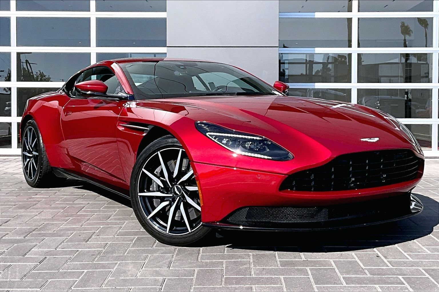 Used 2023 Aston Martin DB11 Coupe RWD image 3