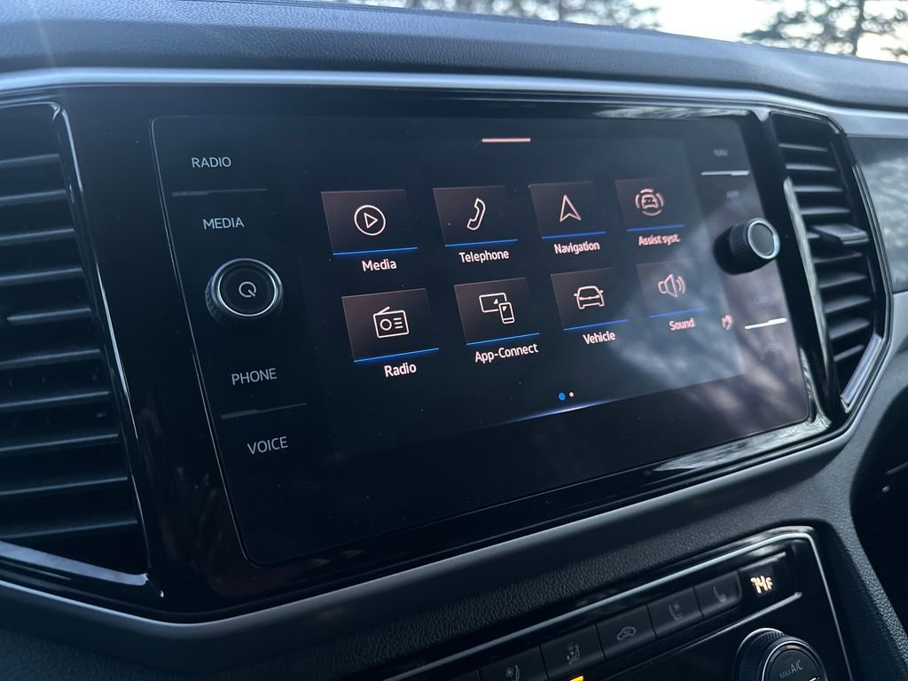 Used 2021 Volkswagen Atlas Cross Sport SEL Premium image 9