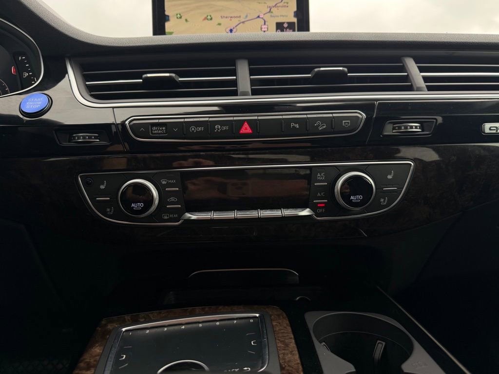 Used 2018 Audi Q7 3.0T Prestige w/ Prestige Package AWD/4WD image 21