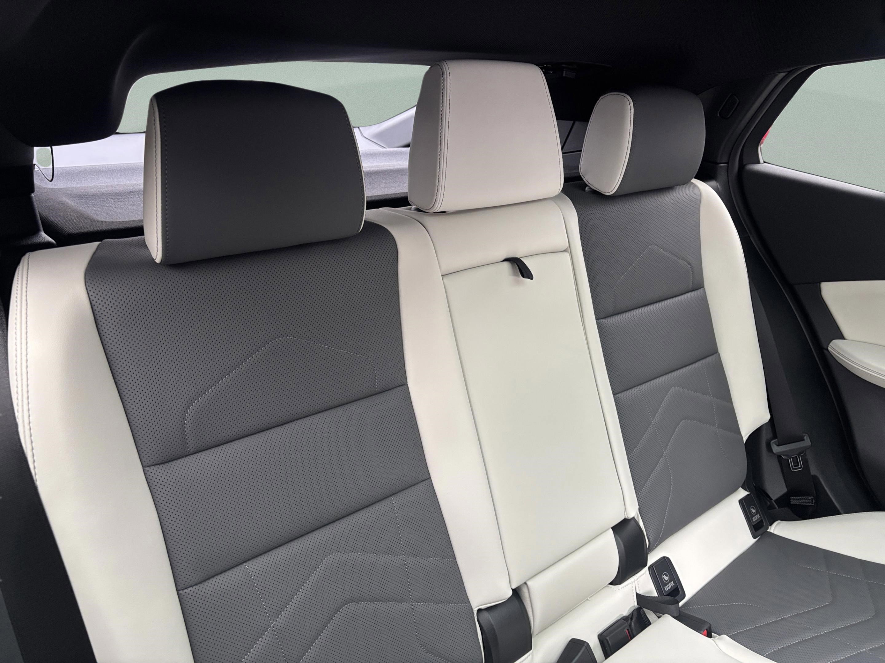 Used 2026 BMW X2 xDrive28i w/ Technology Package image 8