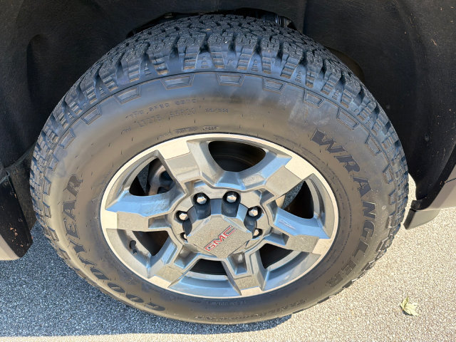 Used 2025 GMC Sierra 2500 SLT w/ SLT Convenience Package AWD/4WD image 12