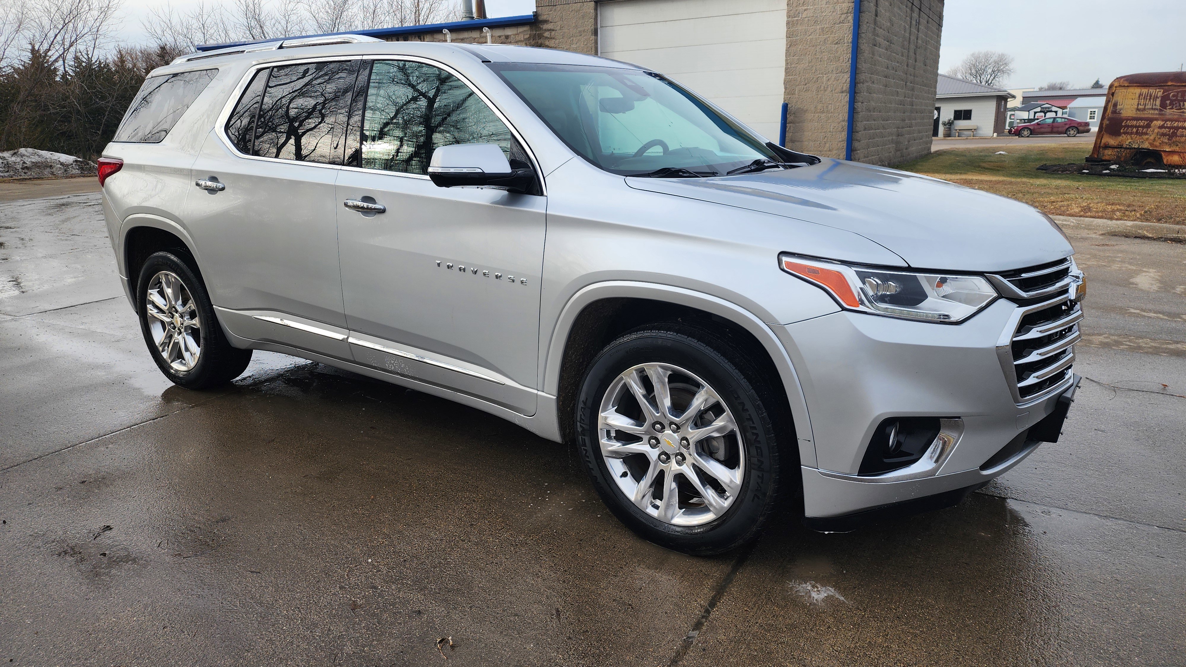 Used 2020 Chevrolet Traverse High Country image 3