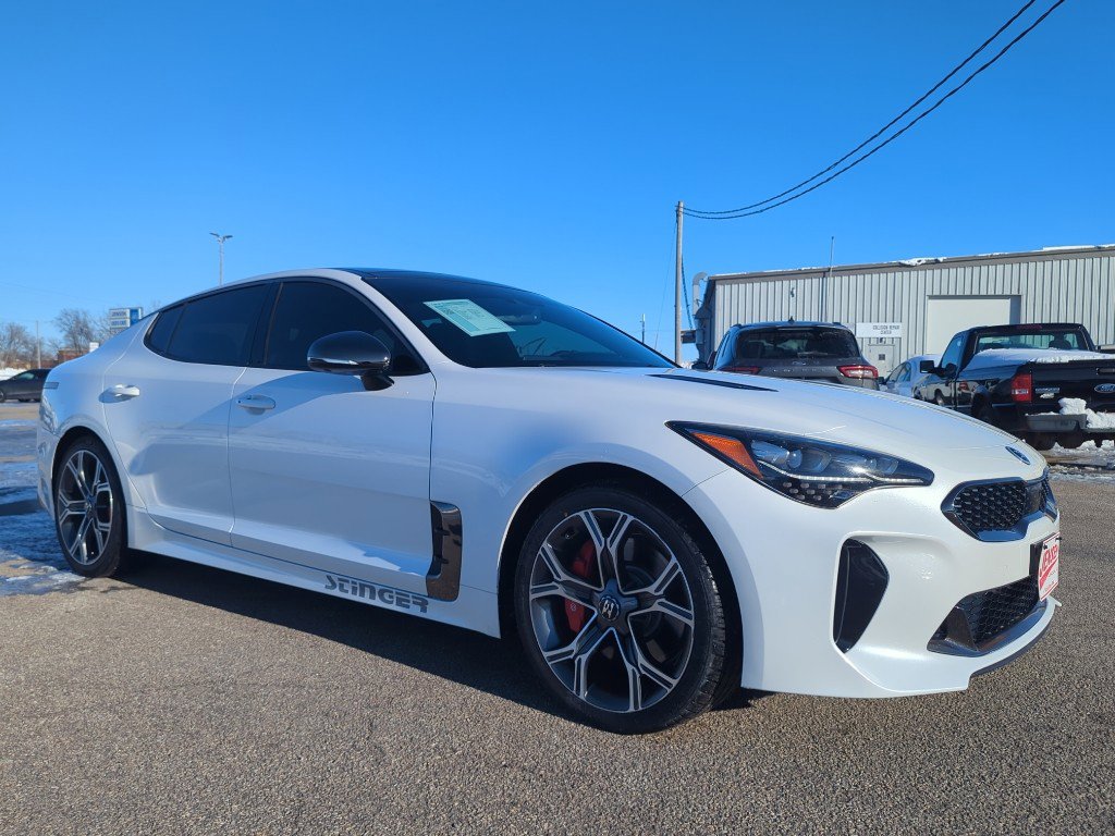 Used 2018 Kia Stinger GT2 image 2