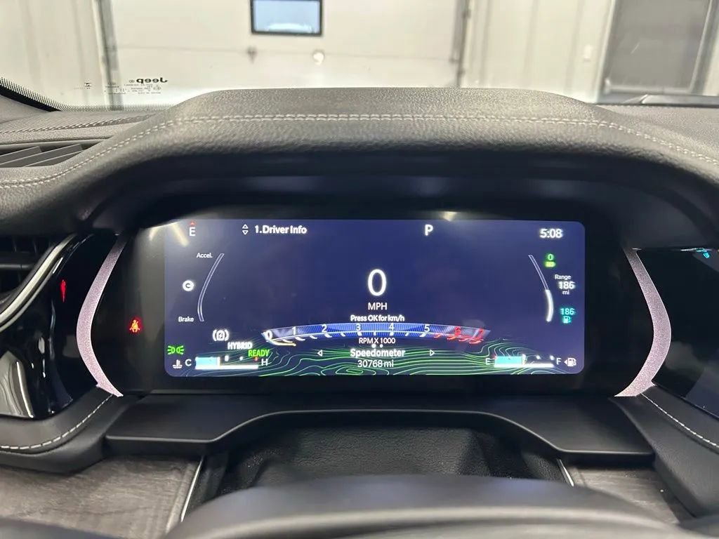 Used 2023 Jeep Grand Cherokee 4WD 4xe image 10